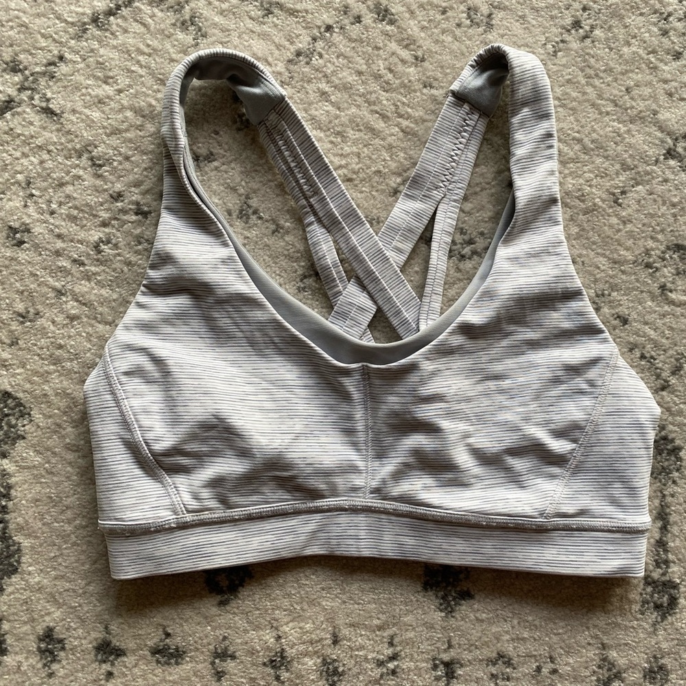 Lululemon sports bra